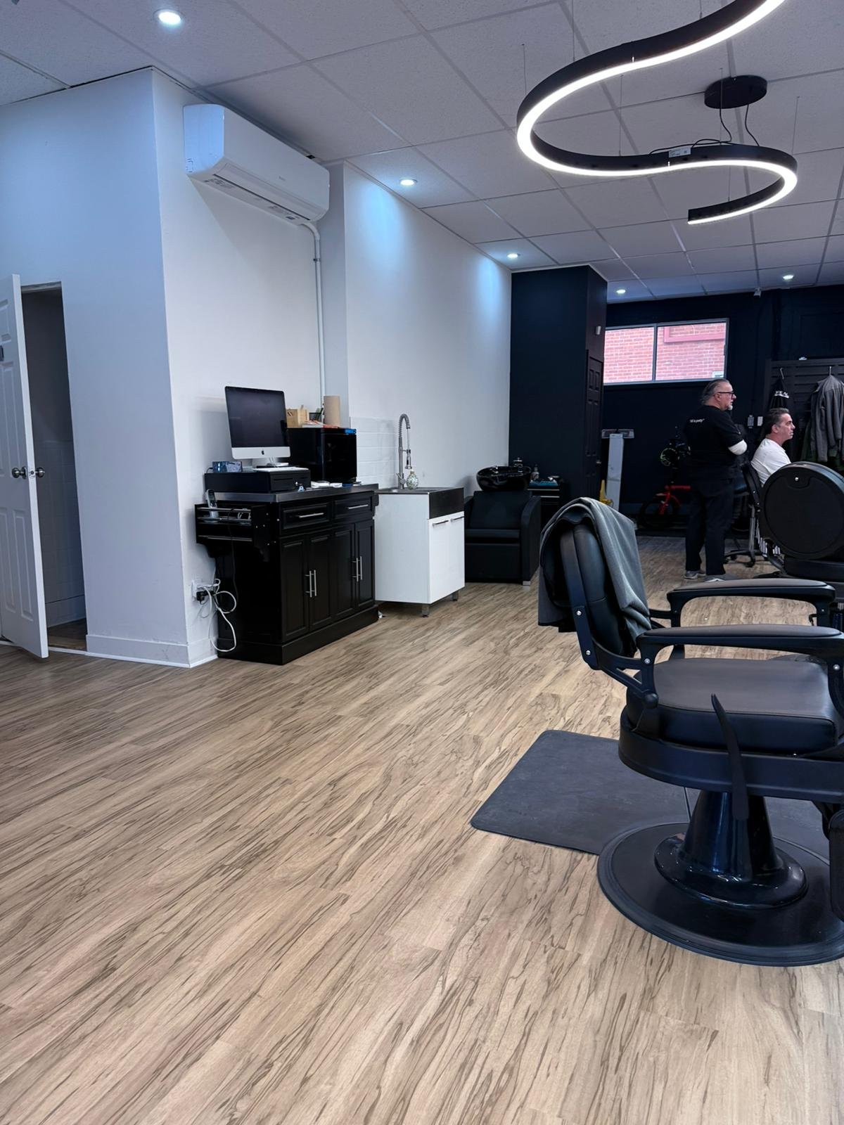À louer ou à vendre – Salon de coiffure